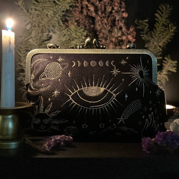 Celestial Vision Kiss Lock Handbag - Picture 2 of 5